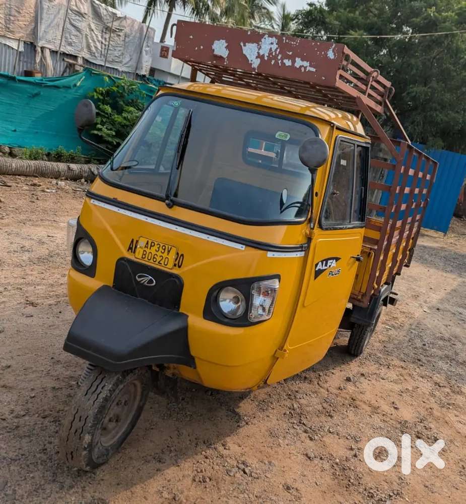 Mahindra Alfa plus truck 2022 model in good condition