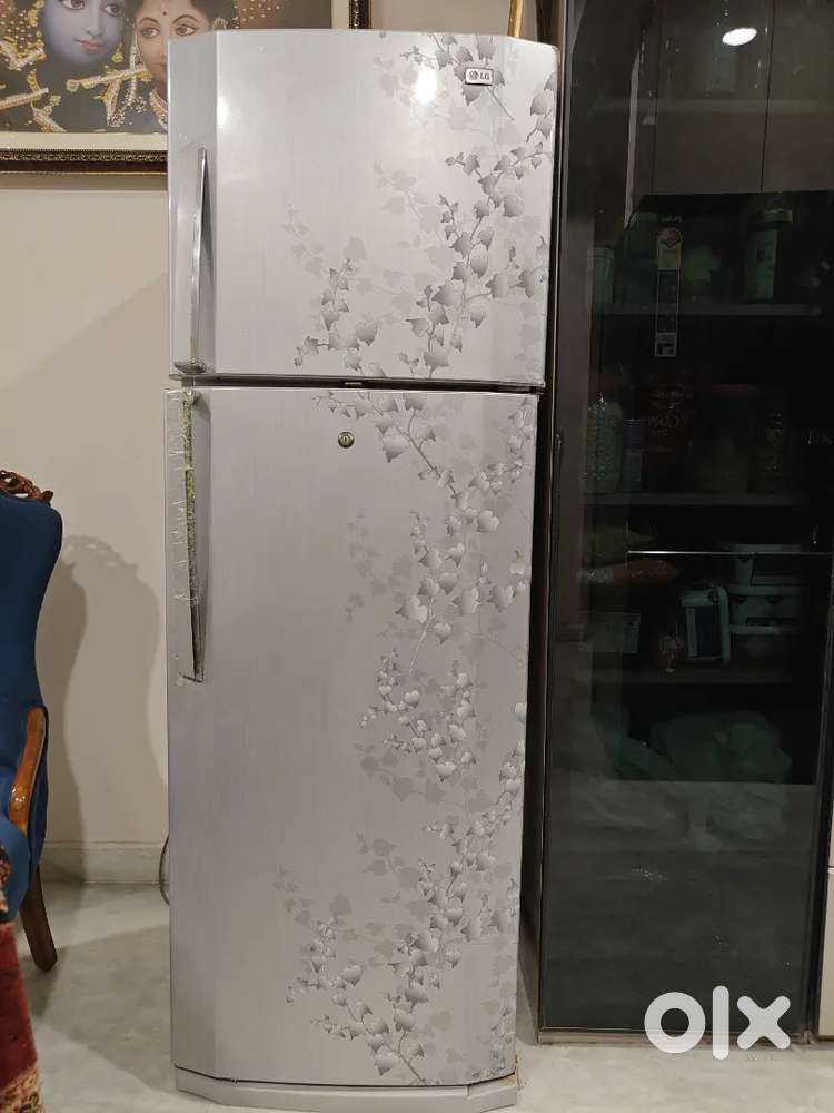 LG refrigerator in good working condition