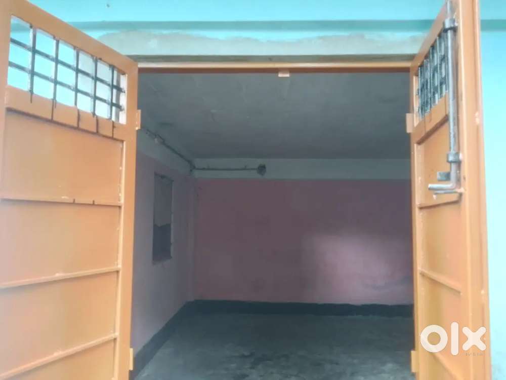 ROOM AVAILABLE PREFERABLE FOR SINGLE PERSON