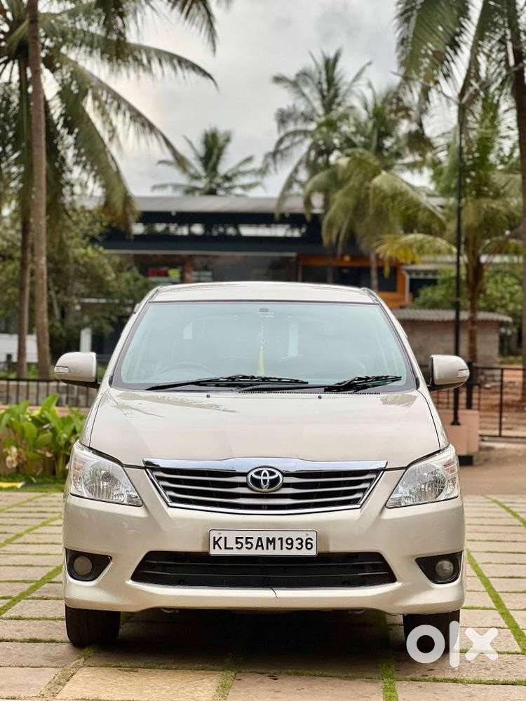 Toyota Innova 2.5 VX 8 STR, 2012, Diesel