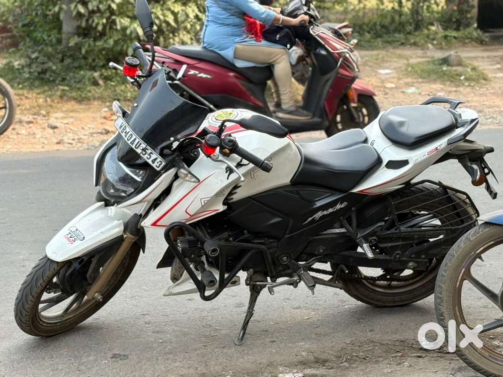 Tvs apache rtr2004v