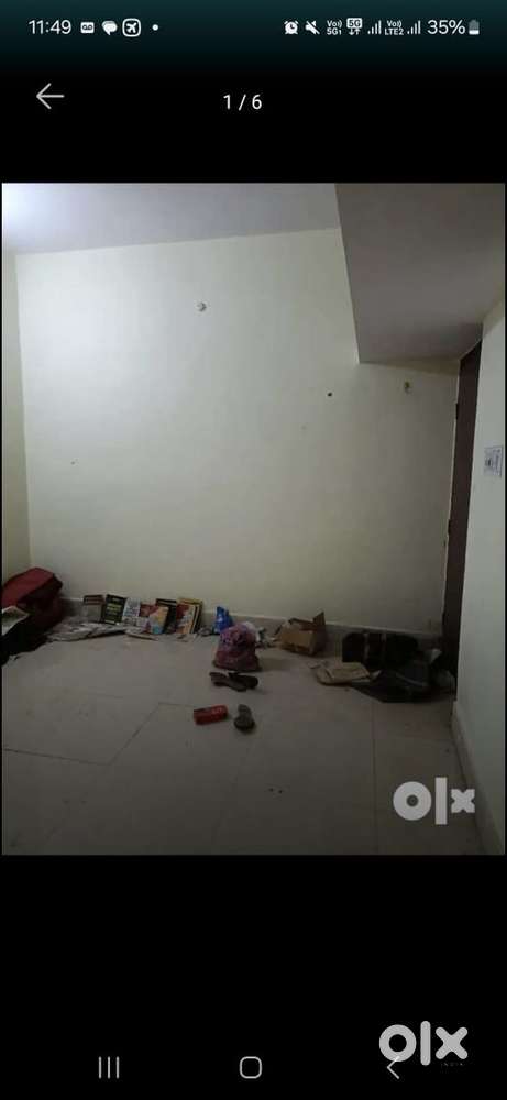 2 room flat on rent available