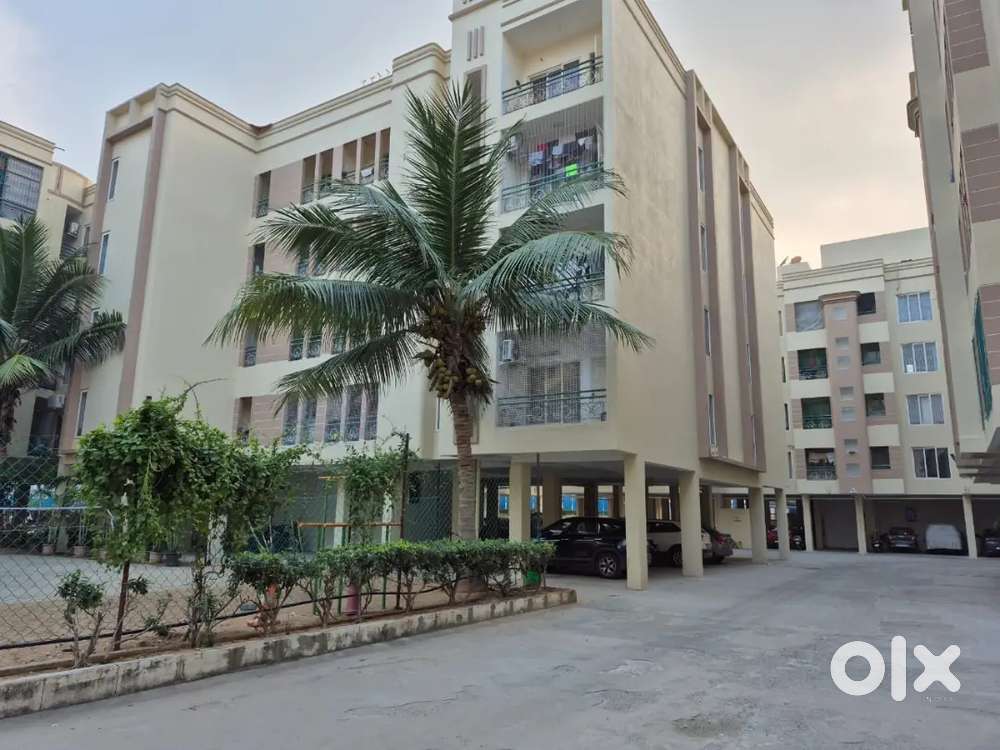 Well Ventilated and spacious 2 Bed in a Gated community all amenities