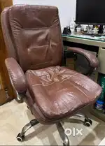 Brown Leather Office Chair – Comfortable & Adjustable”