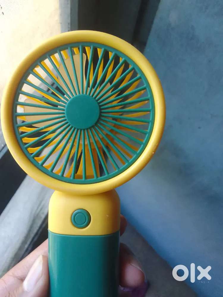 Motor rechargeable fan