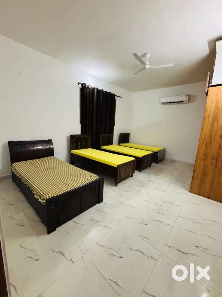 PG for girls indipendent near Hanuman mandir 3b2 sector 60