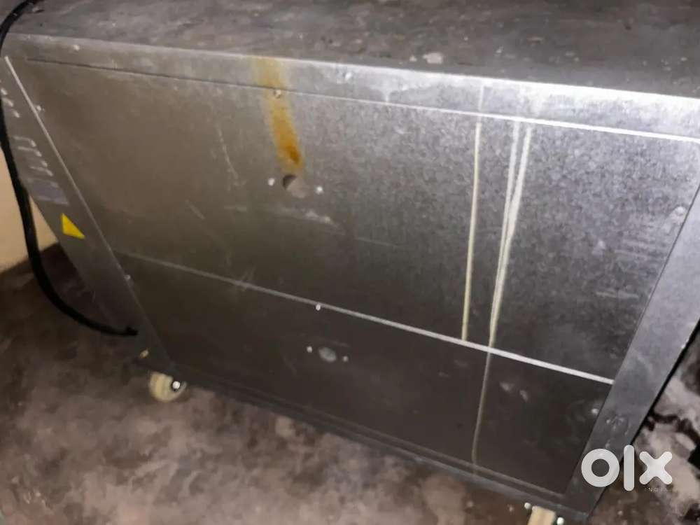 Commercial oven