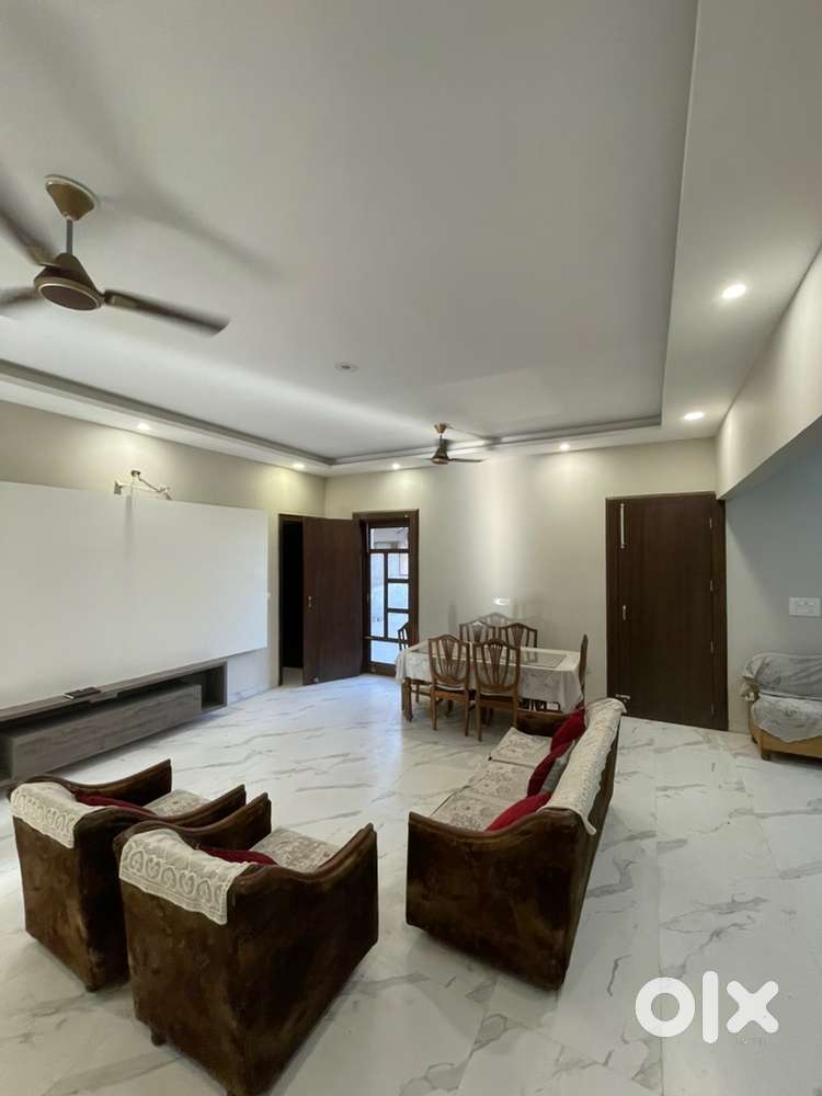 Fully furnished 1 bhk available for rent in sector 79