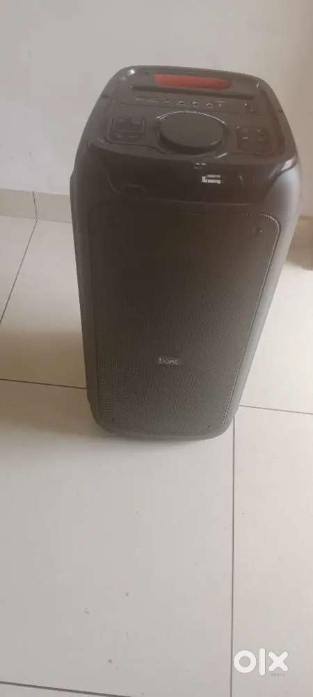 Boat partypal 600blootooth speaker with mic
