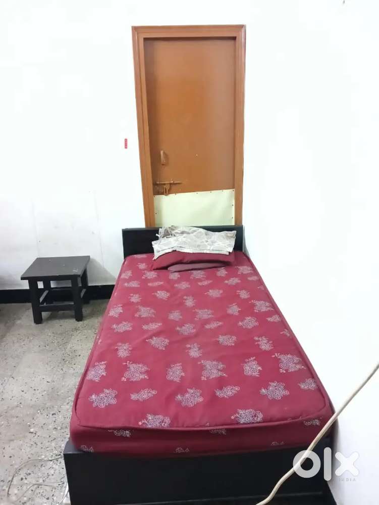 Shearing room for boys