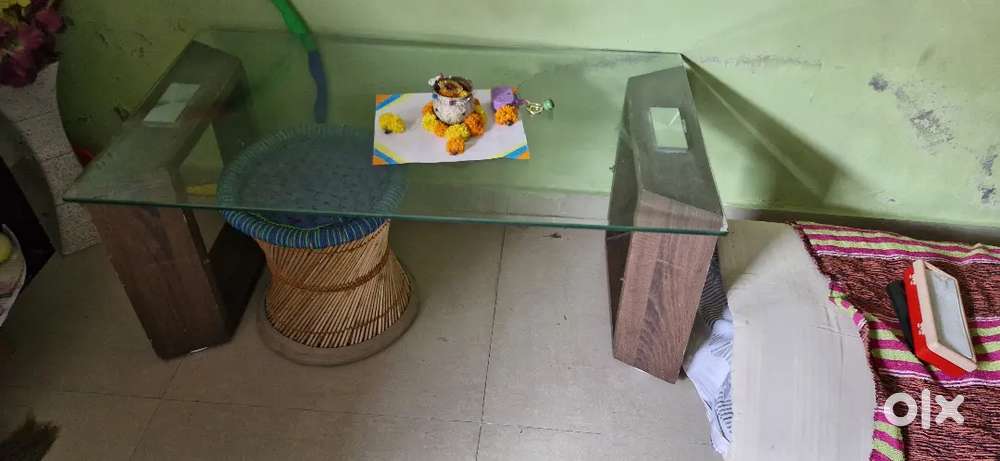 Center table for sale.