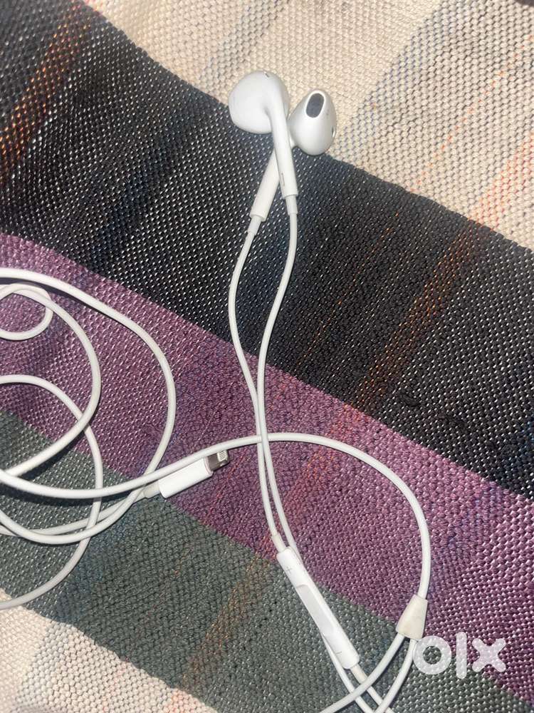 I phone 13/14 earphone