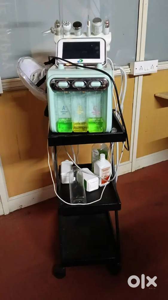 Hydra Facial Machine