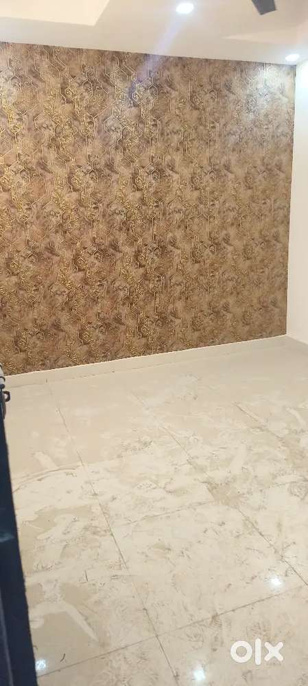 2 BHK flat ready to move on road society near by gaur city 2