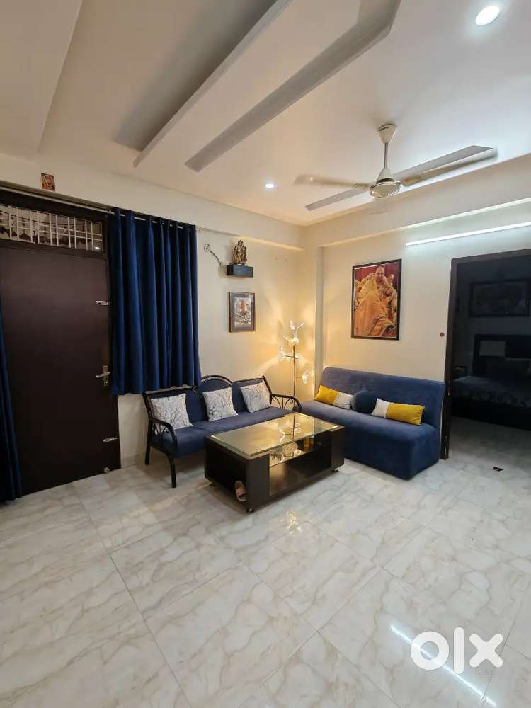NEAR JAWAHAR CIRCLE, 3 BHK SPACIOUS FLAT FOR SALE.