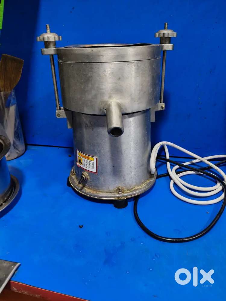 Juicer machine