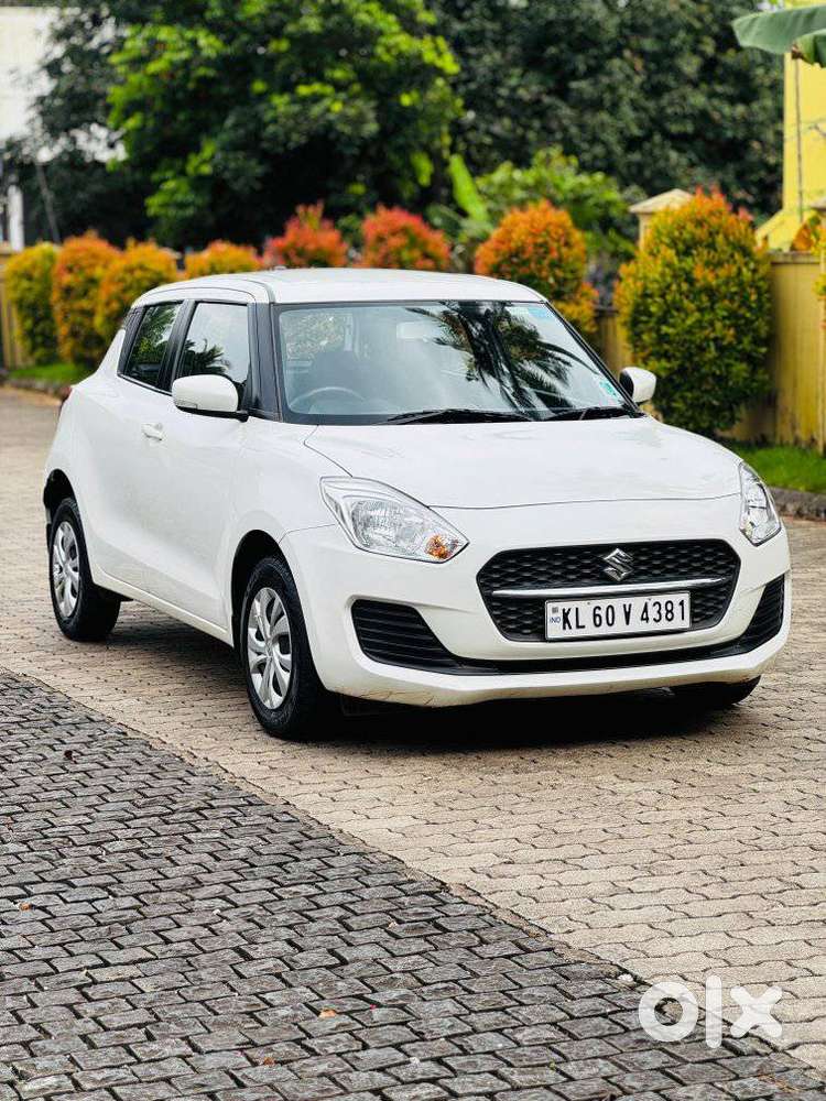 Maruti Suzuki Swift VXi + Manual, 2023, Petrol
