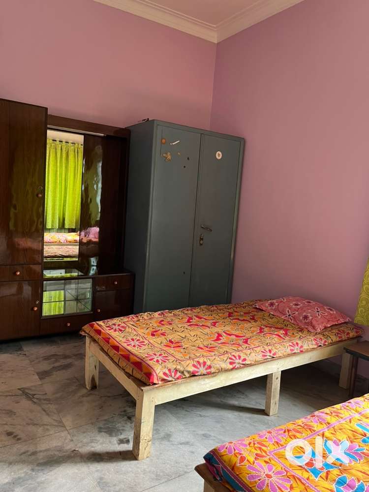 Girls PG available in Salt Lake sector one