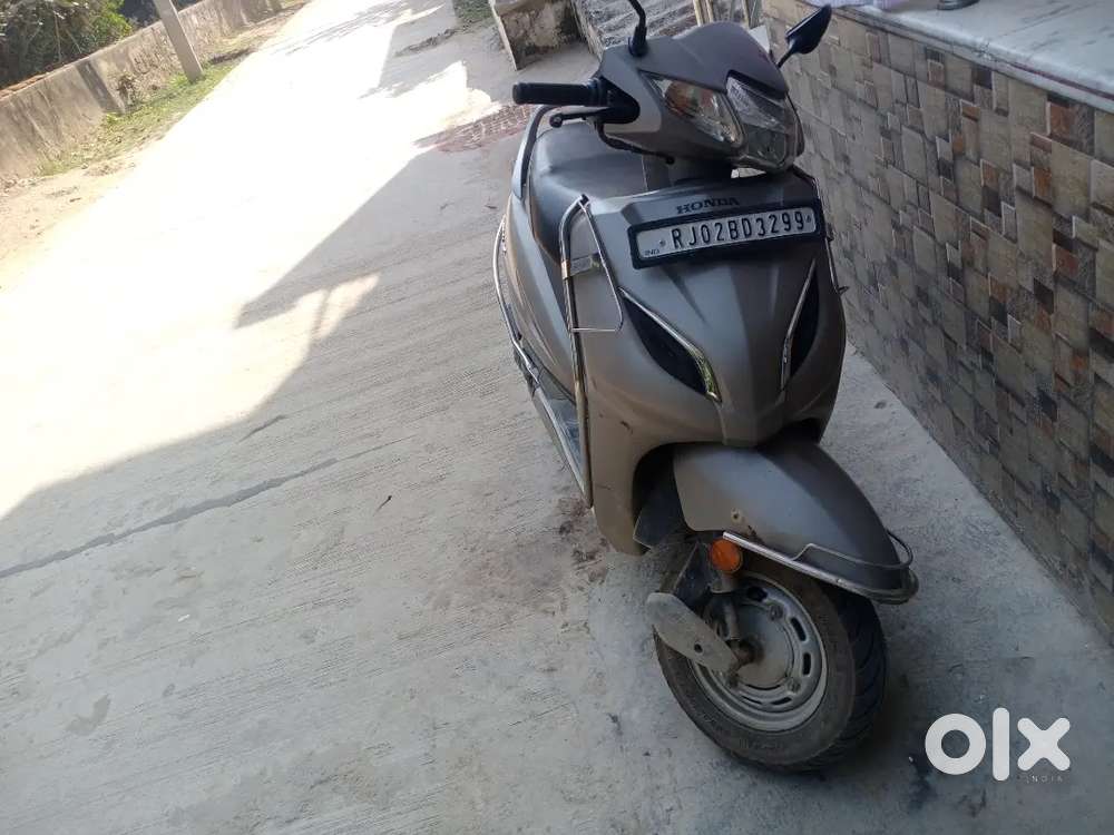Selling scooty