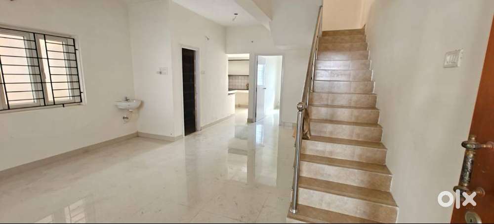 3BHK DUPLEX HOUSE FOR SALE 2000 SQFT VELACHERY PRIME LOCATION