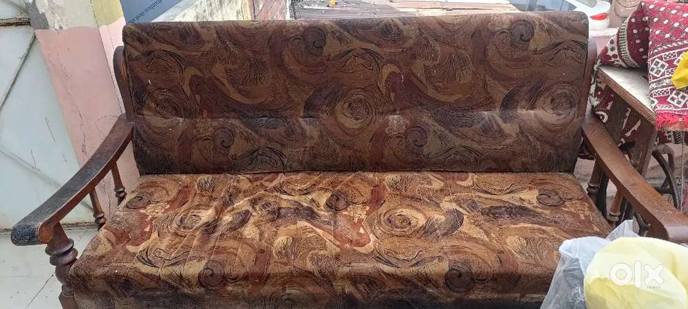 Sofa set with two sofa chairs