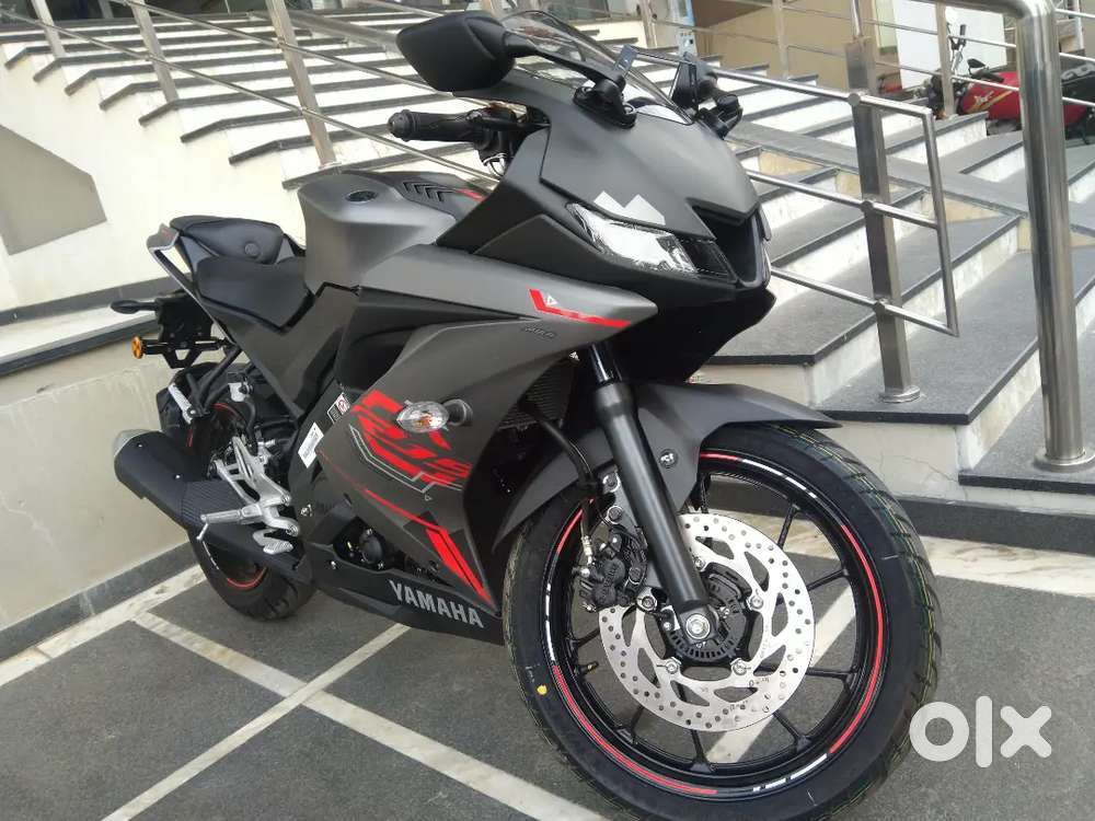 Yamaha R15 V3 ,   Metallic grey colour  Special edition