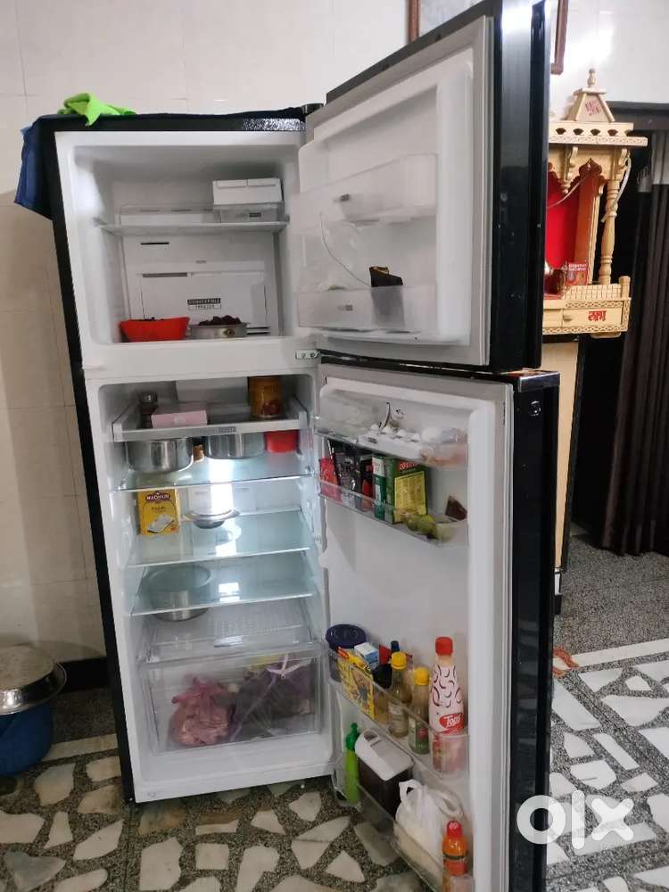 Brand new Whirpool Fridge 327lt