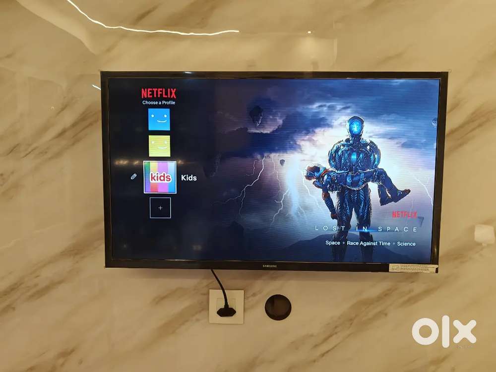 Samsung 32 HD ready Smart Tizen TV for immediate sale.