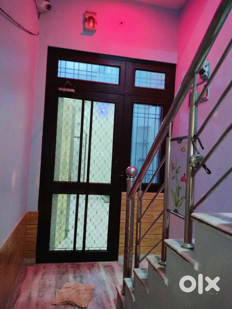 2bhk independent available bat ground floor