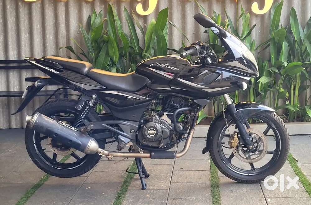 Pulsar 220f bs4. Fz gixxer Ns duke karizma mt15 mt apache rtr hornet