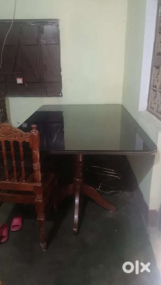 Dining table with 2 chair