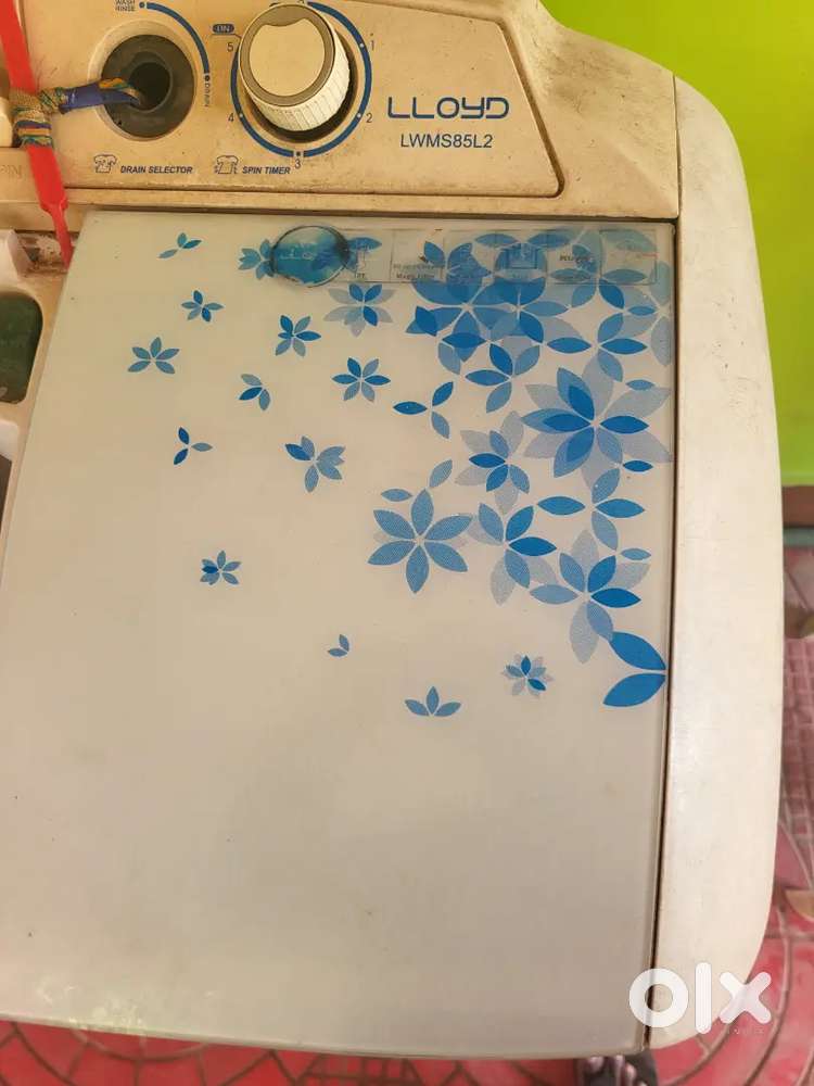 8.5KG LLOYD Semi Automatic Washing Machine

2018 Model