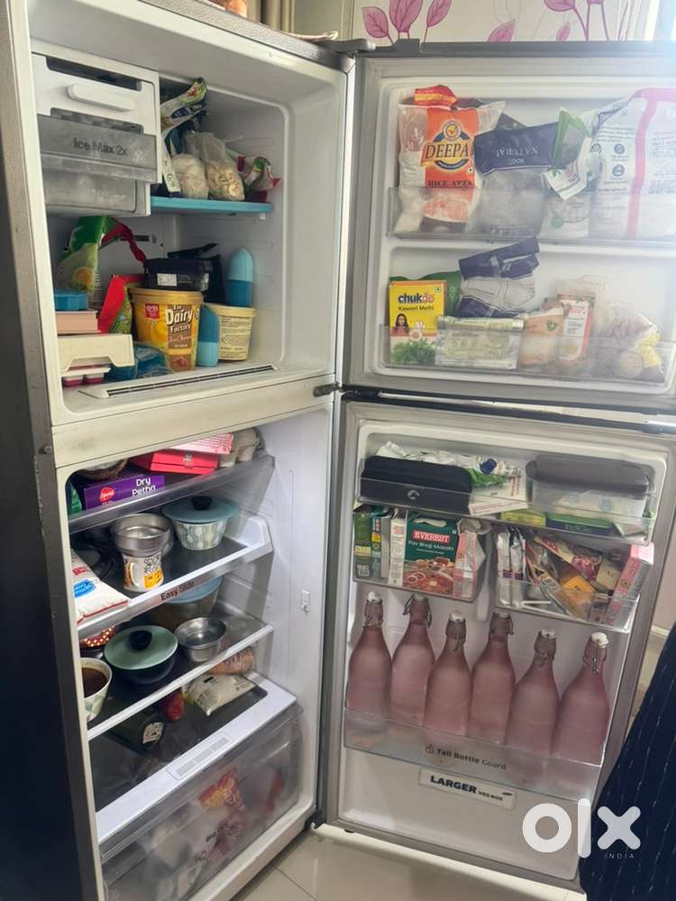 RT 33 Samsung 320 ltr double door refridgerator
