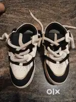Oggy shoes -only once used