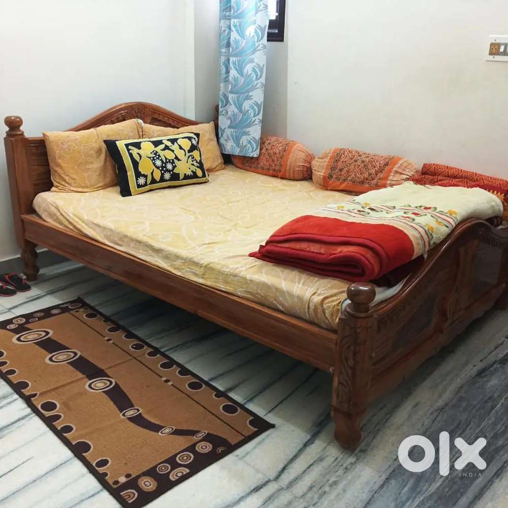 Solid Wood Double Bed – New Condition  Premium Design
