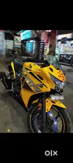 HONDA CBR 250R BS4 (pearl yellow)