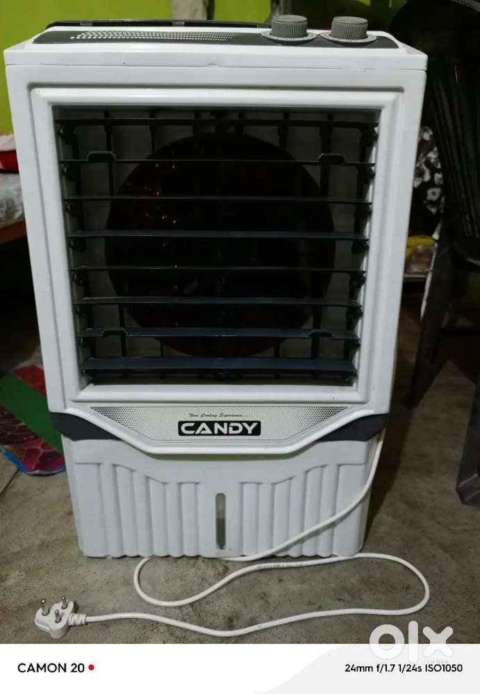 Big cooler with 30 liter water capacity