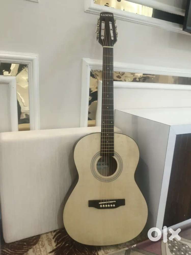 KADENCE GUITAR