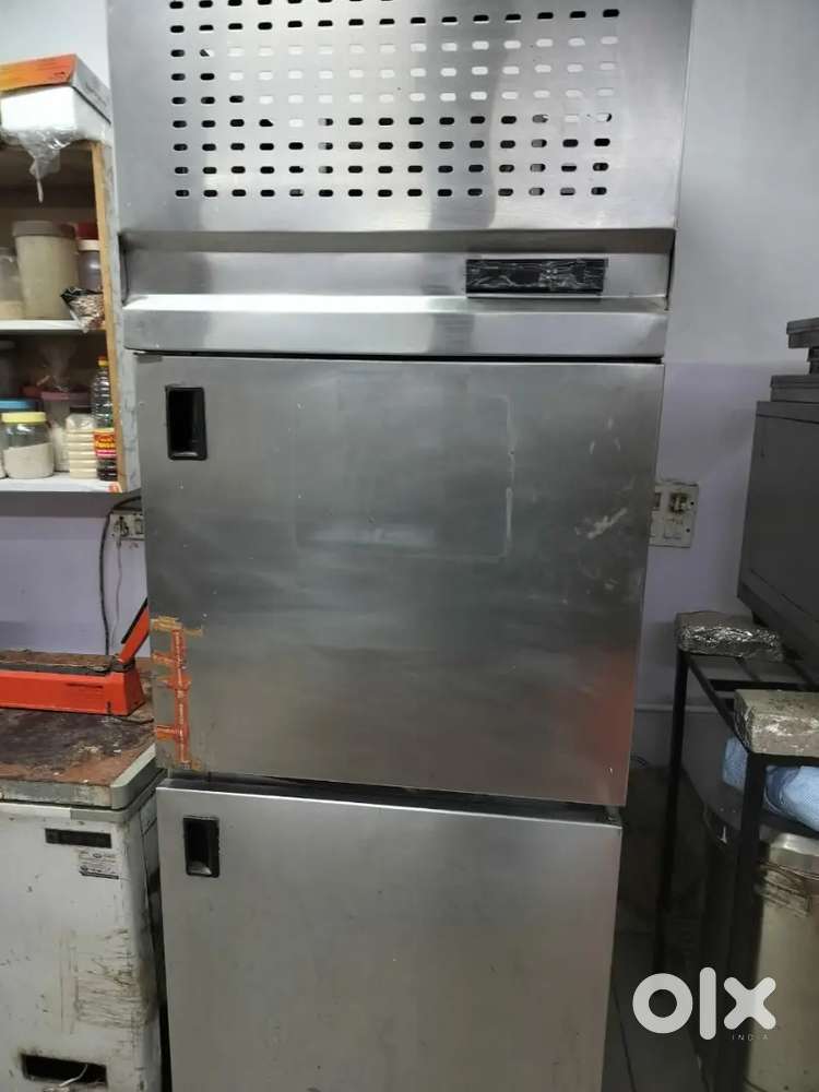 Double Door Café/Restaurant Chiller for Sale – Good Condition!