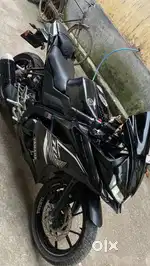 R15 v3 bs6 dual chainal abs 2019 last ka bike hai