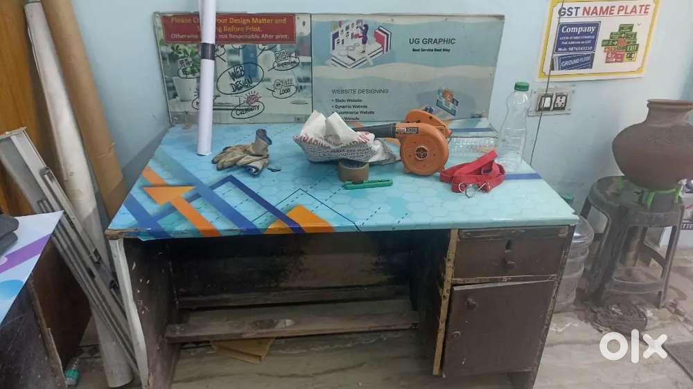 Computer Table for sale