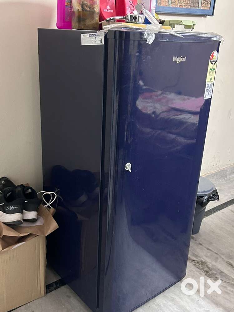 Whirpool single door 6 months old fridge