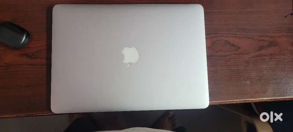 Macbook Air (early 2015)