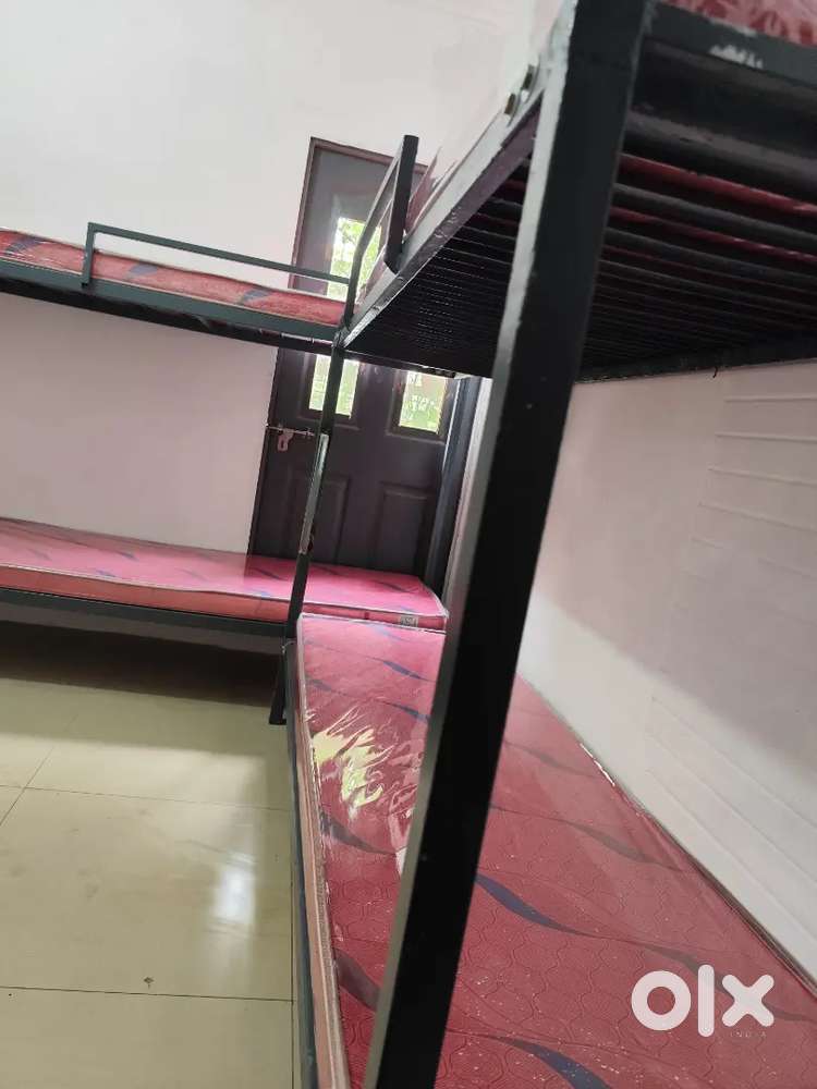 Gents PG Anjumana Daily/Monthly Rent Nr OberonMall Anjumana