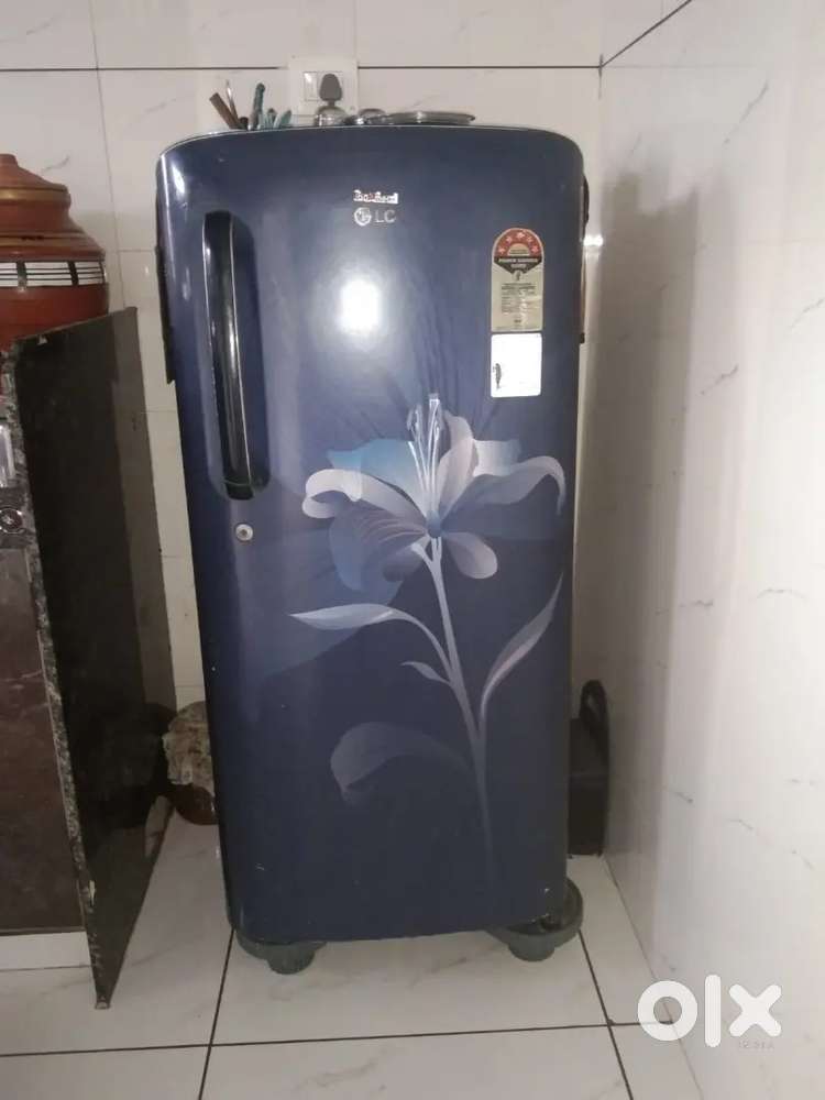 fridge for sale fast msg only 2 days offer fast guys contact me