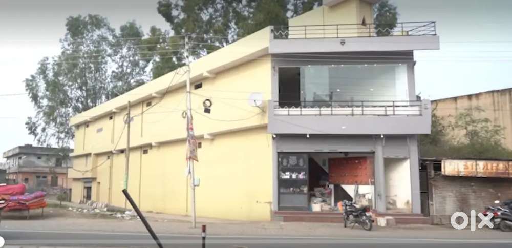 Commercial Showroom on lease(First floor) on pigeon showroom