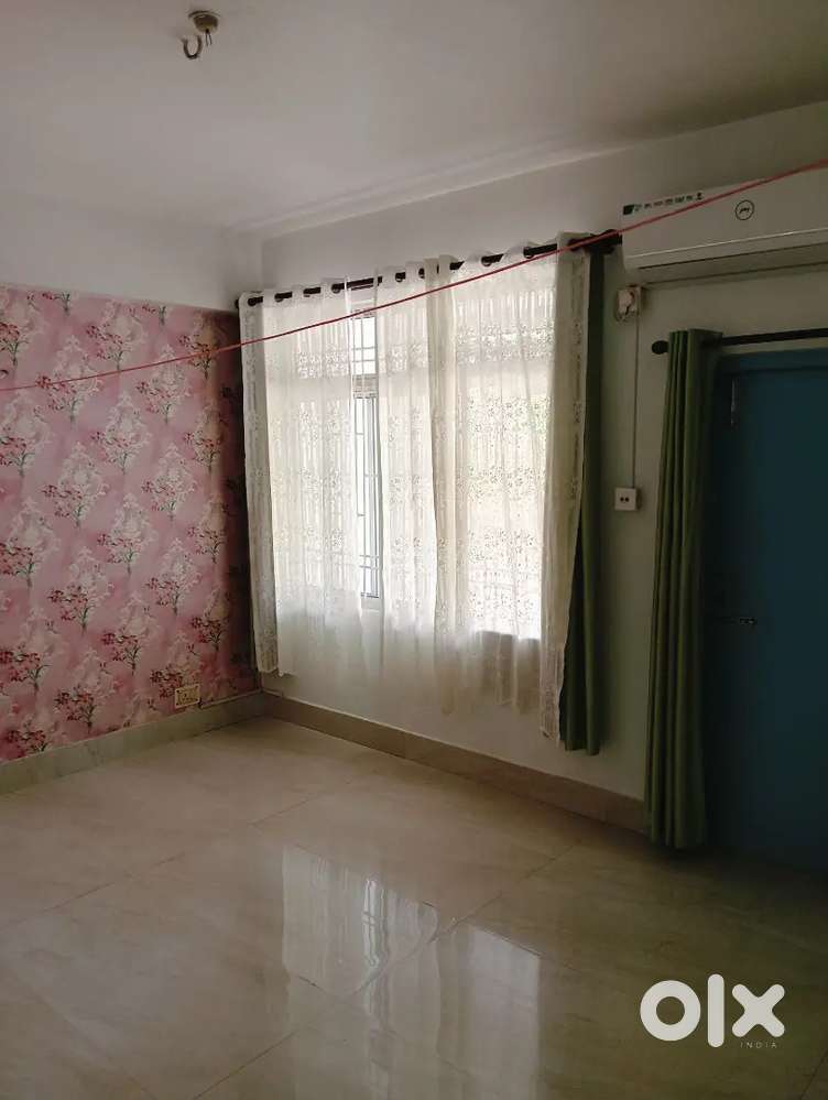 Beltola 3bhk semi furnished flat available