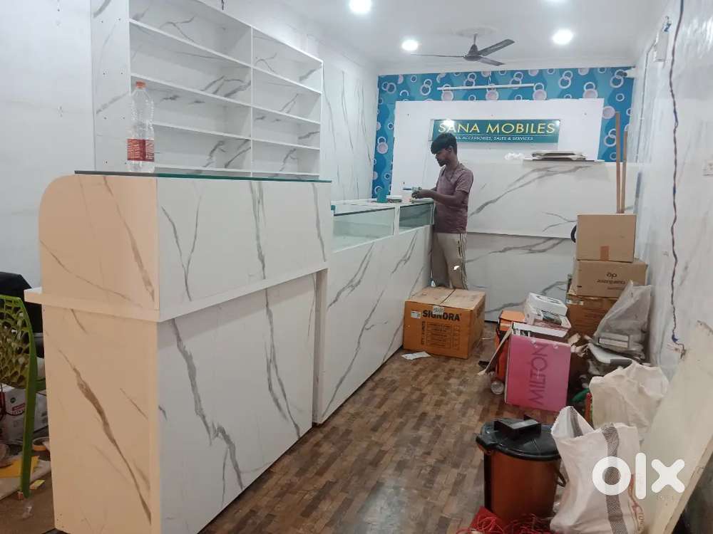 Mobiles Shop furnitures