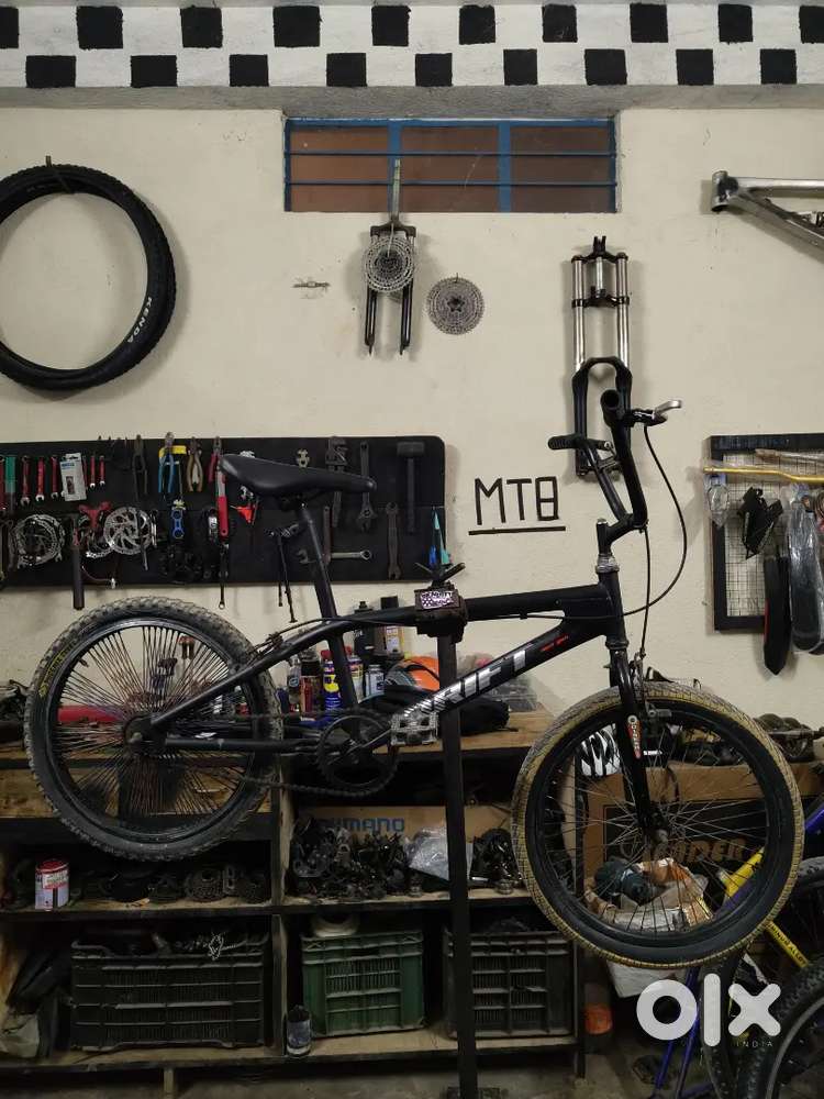 Addo Cameron 27.5 21 Speed Gear Cycle and Hero BMX