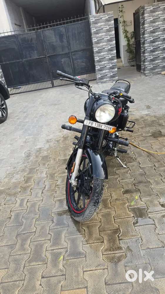 Royal Enfield Bullet Classic 350 Black